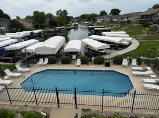 15500 N Tradewind Dr Unit 4, Spirit Lake, IA 51360