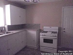5th image of 450 Humboldt St