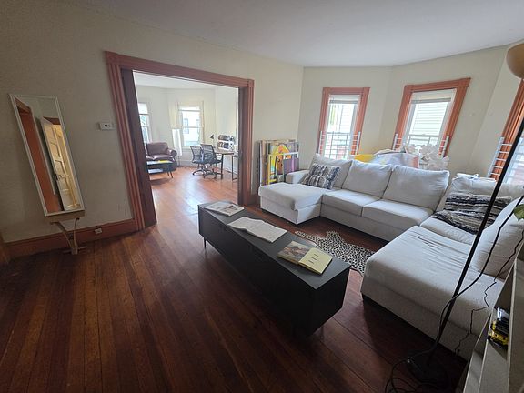 4th image of 212 Power St #1
