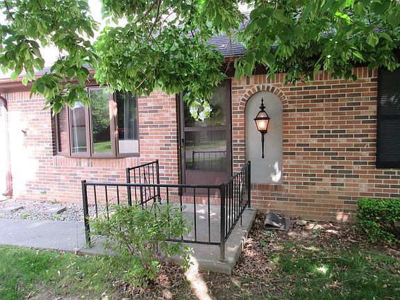 2nd image of 400 Glenn Knecht Dr