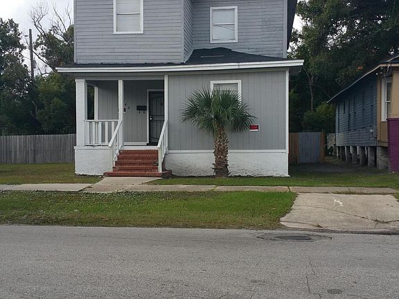 2nd image of 2044 N Davis St