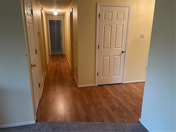 3rd image of 2850 Edgecliff Rd APT 36