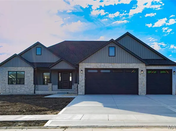 213 George Bush Blvd, Troy, IL 62294