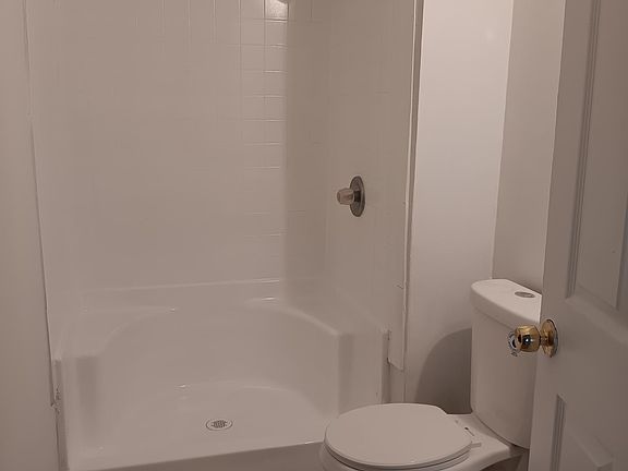 4th image of 2808 Woodland St S