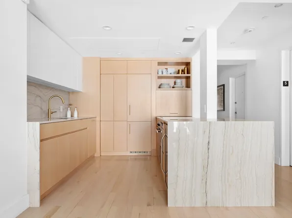 116 West 22nd Street image 5 of 13