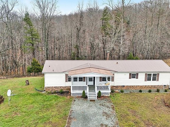 3rd image of 240 Lovell Ln