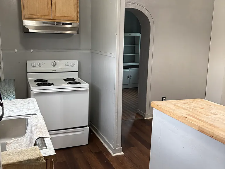 815 Ridge St — Photo 5