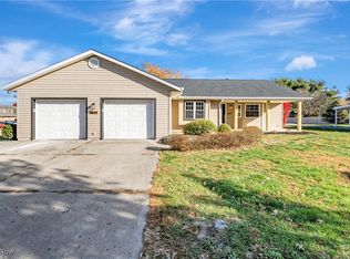 1607 Doaks Ln, Zanesville, OH 43701