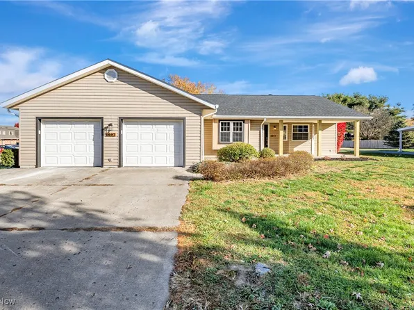 1607 Doaks Ln, Zanesville, OH 43701