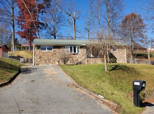 1511 Oak Forest Rd, Oak Hill, WV 25901