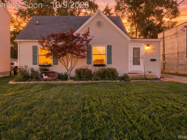 5735 Huron St, Dearborn Heights, MI 48125