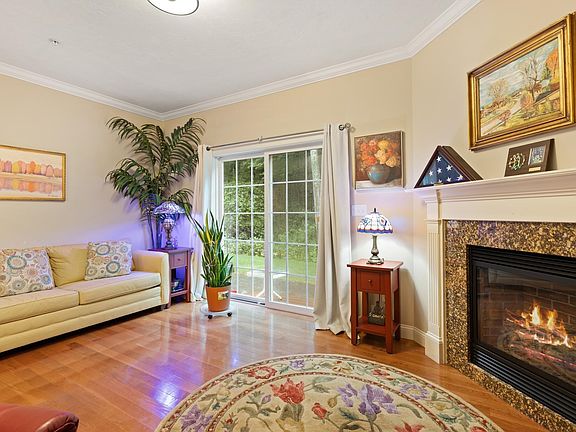 4th image of 701 Crystal Way #701