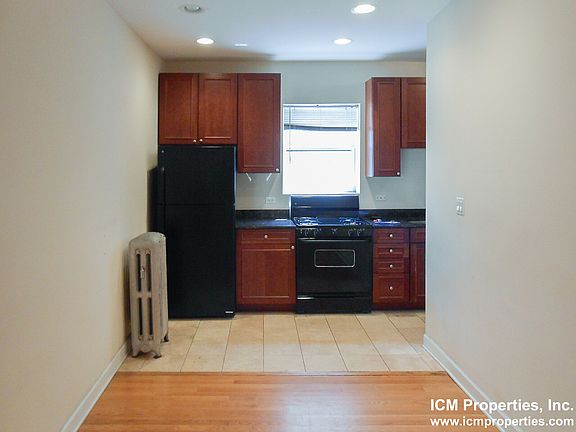 5th image of 3908 N Pine Grove Ave #22