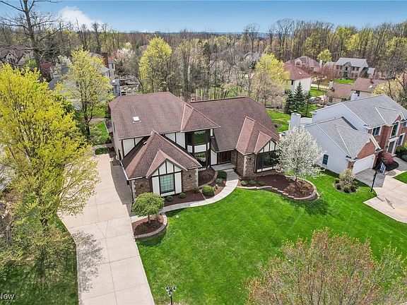 4th image of 7643 Wilton Ln