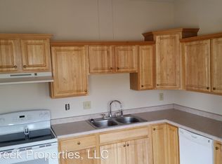 111 11th Ave N APT 1, Clinton, IA 52732
