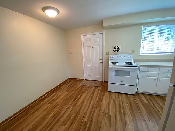 4th image of 4976 Arbor Village Dr #2