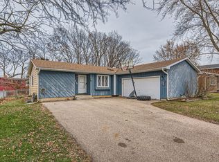 905 Alton Ct, Winthrop Harbor, IL