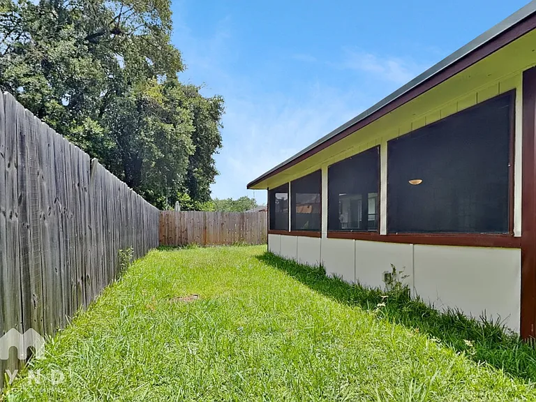 3218 Sedgeborough Cir — Photo 19