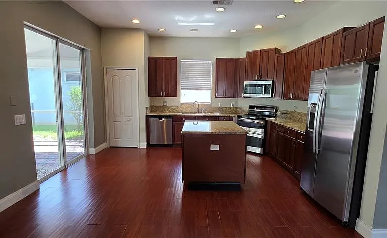 11609 Greensleeve Ave — Photo 17