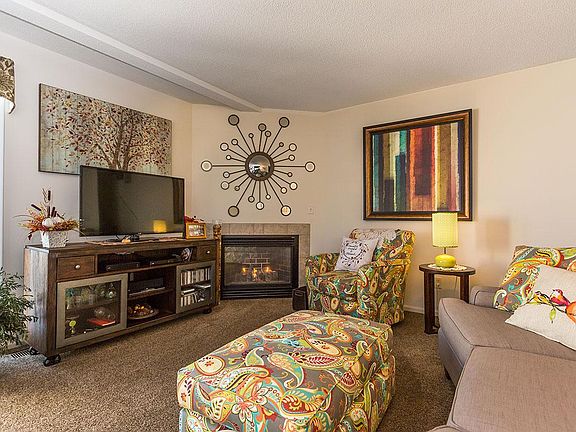 The Brittany's Townhomes Livingroom