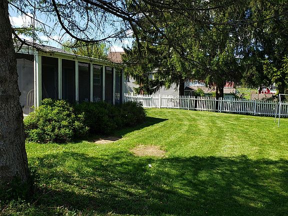 2nd image of 456 Dogwood Ln