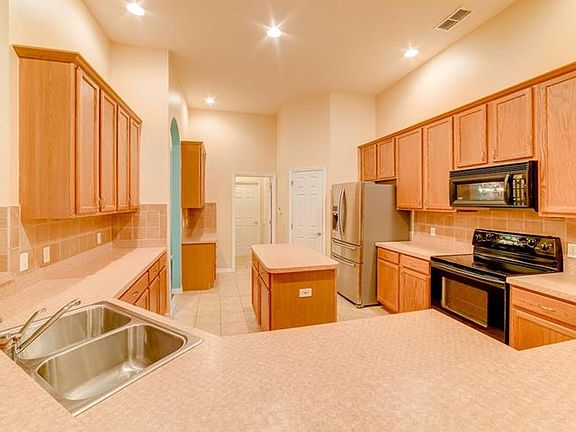 3rd image of 1745 Crown Hill Blvd