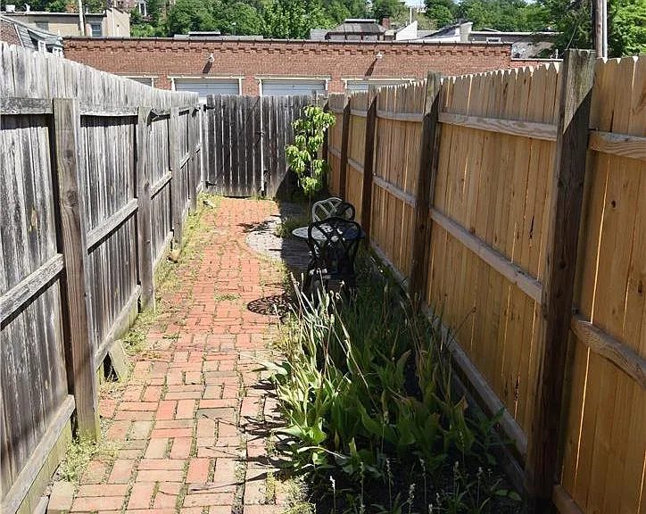 241 Spring Garden St — Photo 30