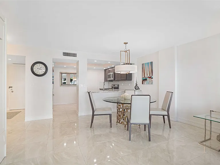 3430 Galt Ocean Dr #304 — Photo 4