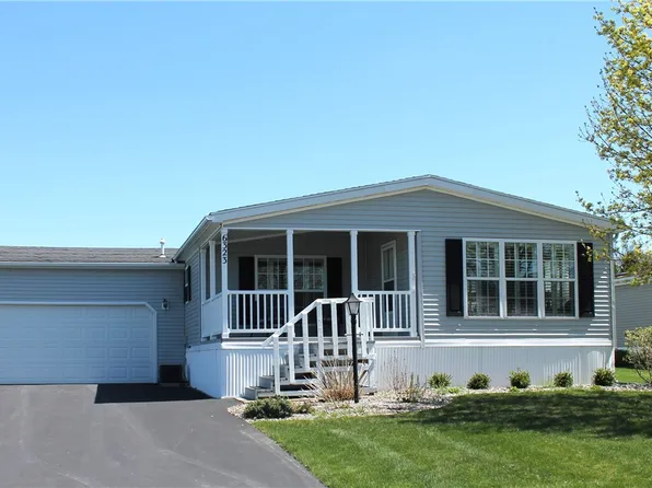 6323 Kims Dr, Victor, NY 14564