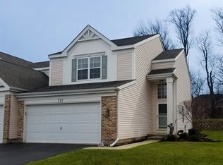 717 Silk Oak Ln, Crystal Lake, IL 60014