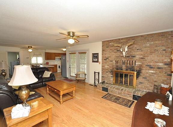 3rd image of 2477 Andersonville Dr