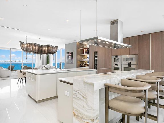 5th image of 18501 Collins Ave Unit 2604