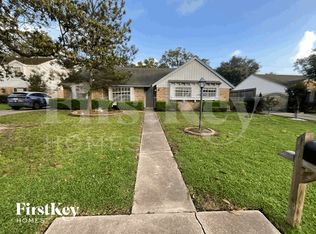 222 Magic Oaks Dr, Spring, TX 77388