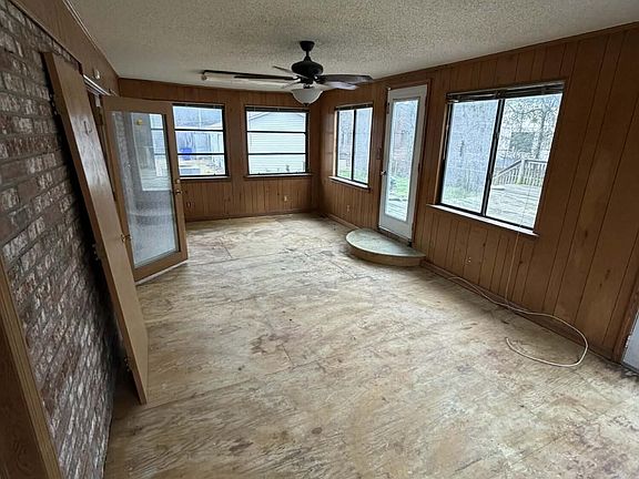 5th image of 3871 Karen Dr