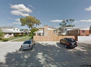 9031 N Grace Ave, Niles, IL