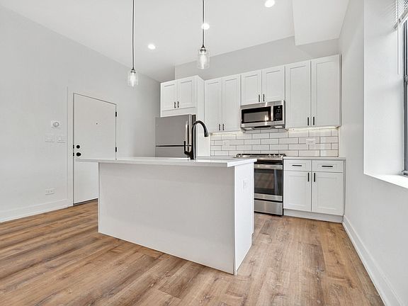 4th image of 2219 N Hamilton Ave #201W