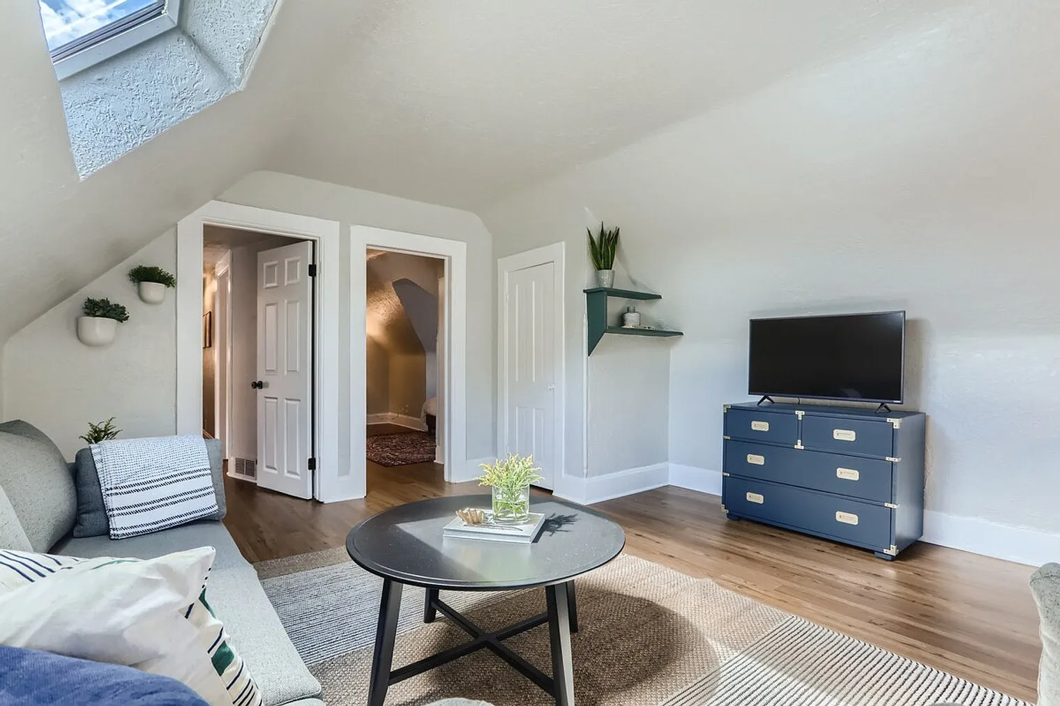 1 bed, 1.0 bath, 688 sqft, $3,001 — Photo 3