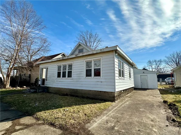 1305 Dewitt Ave, Mattoon, IL 61938