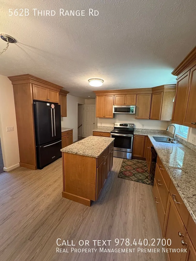 2 Bedroom in Pembroke — Photo 3