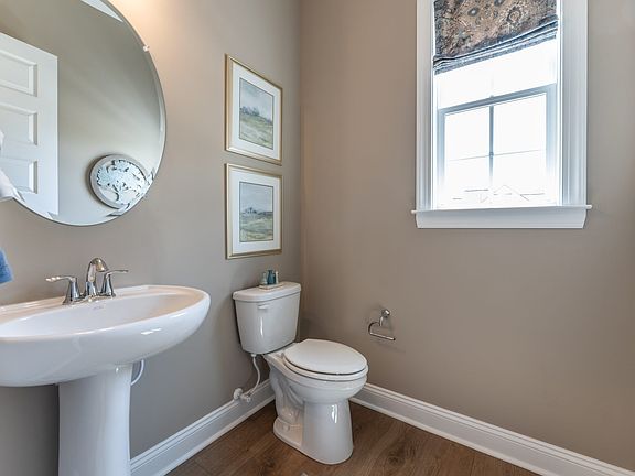 04 HHHunt Homes Retreat Powder Room