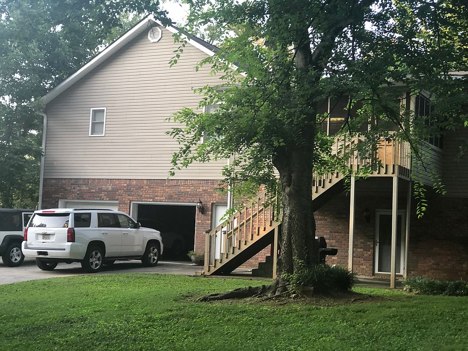 2nd image of 1918 W Brookhaven Cir