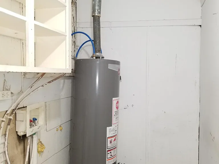 Laundryroom with washer and dryer hook ups