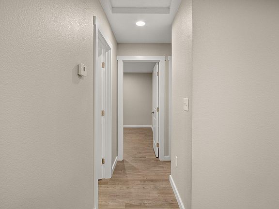 4th image of 327 Franci St Unit B
