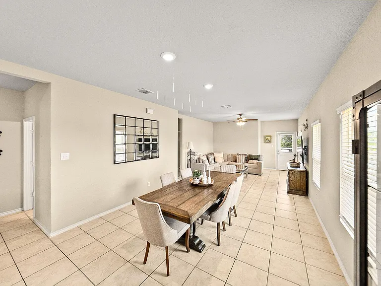 5702 Cicada Cir — Photo 13