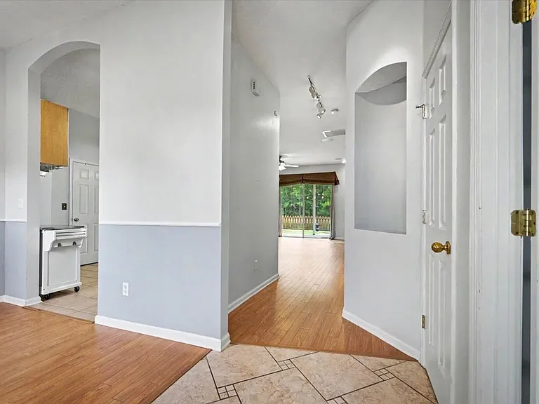 711 Sid Dr — Photo 13