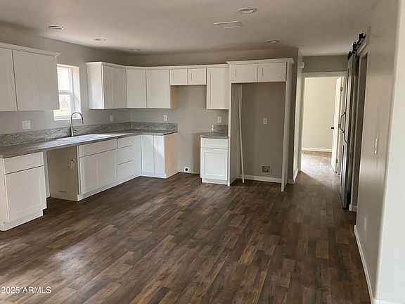 5th image of 2431 Cimatario Drive
