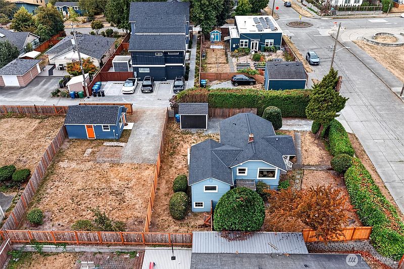 3rd image of 2907 2909 SW Cloverdale Street