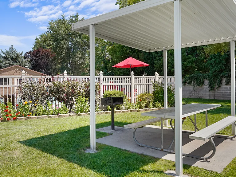 480 E Brandt Ct — Photo 9