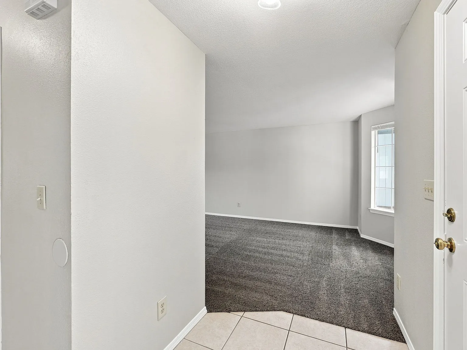 4 bed, 2.5 bath, 1996 sqft, $2,795 — Photo 3