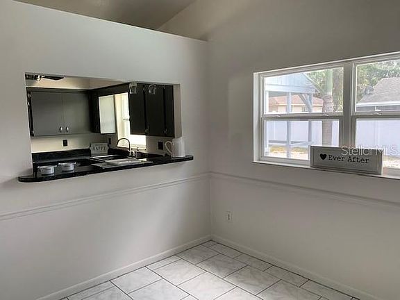 5th image of 2808 N Bermuda Ave